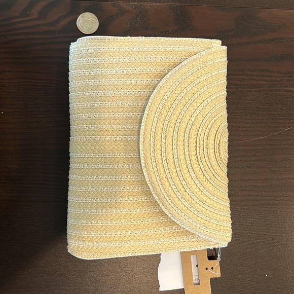 Bee Line Group Crossbody Bag - perfect for summer! - Picture 2 of 4